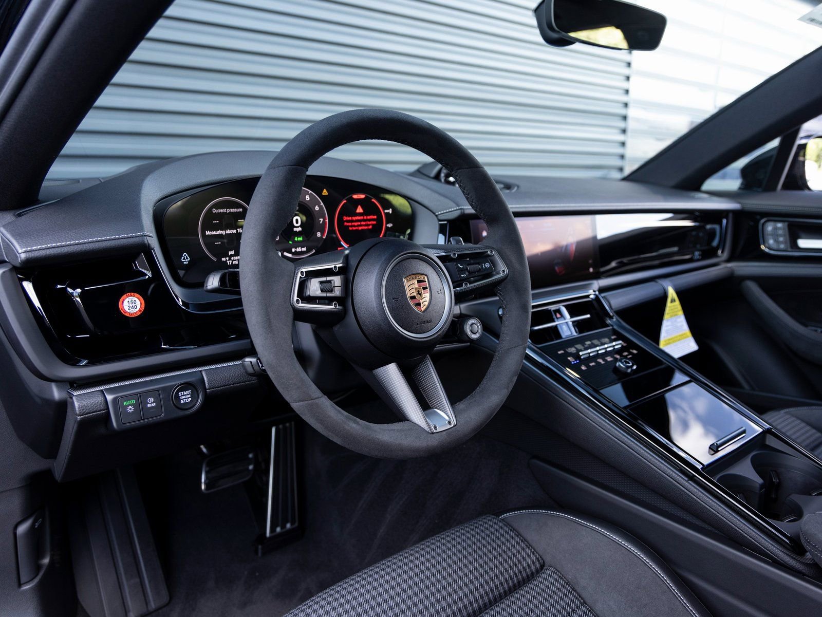 Used 2025 Porsche Panamera 4 image 4