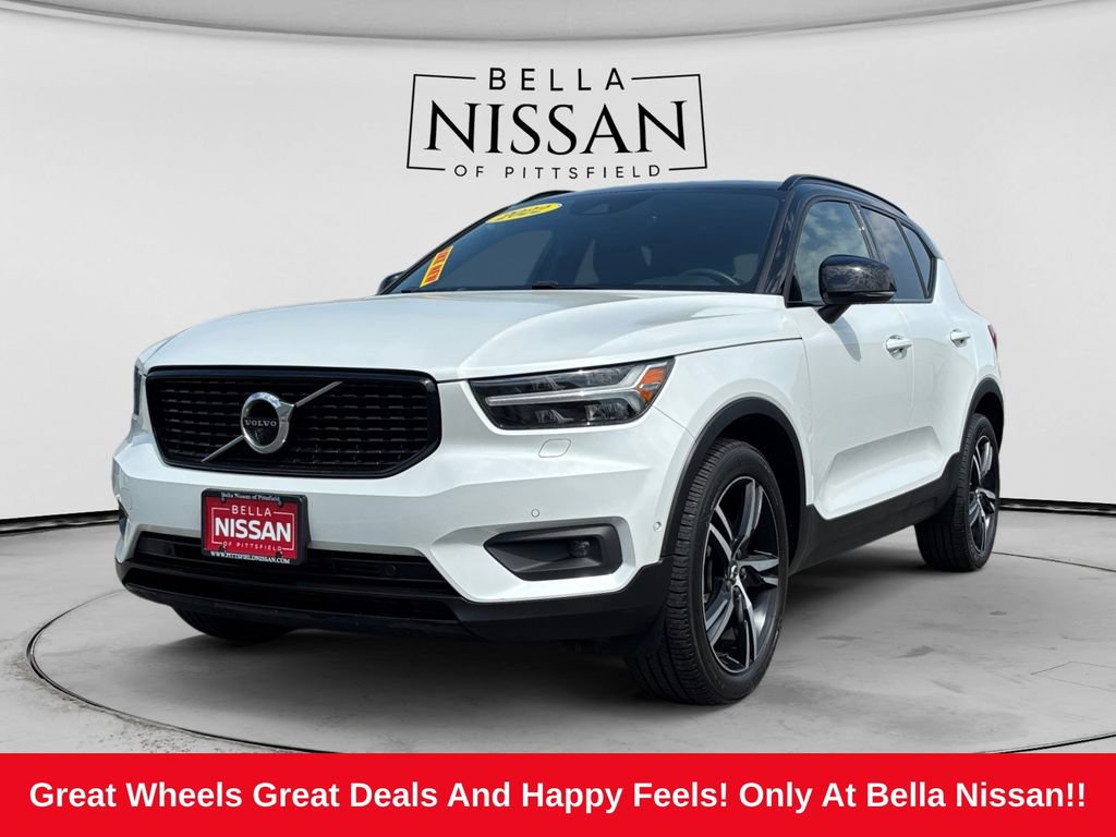 Used 2022 Volvo XC40 T5 R-Design
