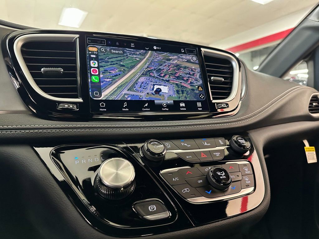 New 2026 Chrysler Pacifica Select w/ S Appearance Package image 26