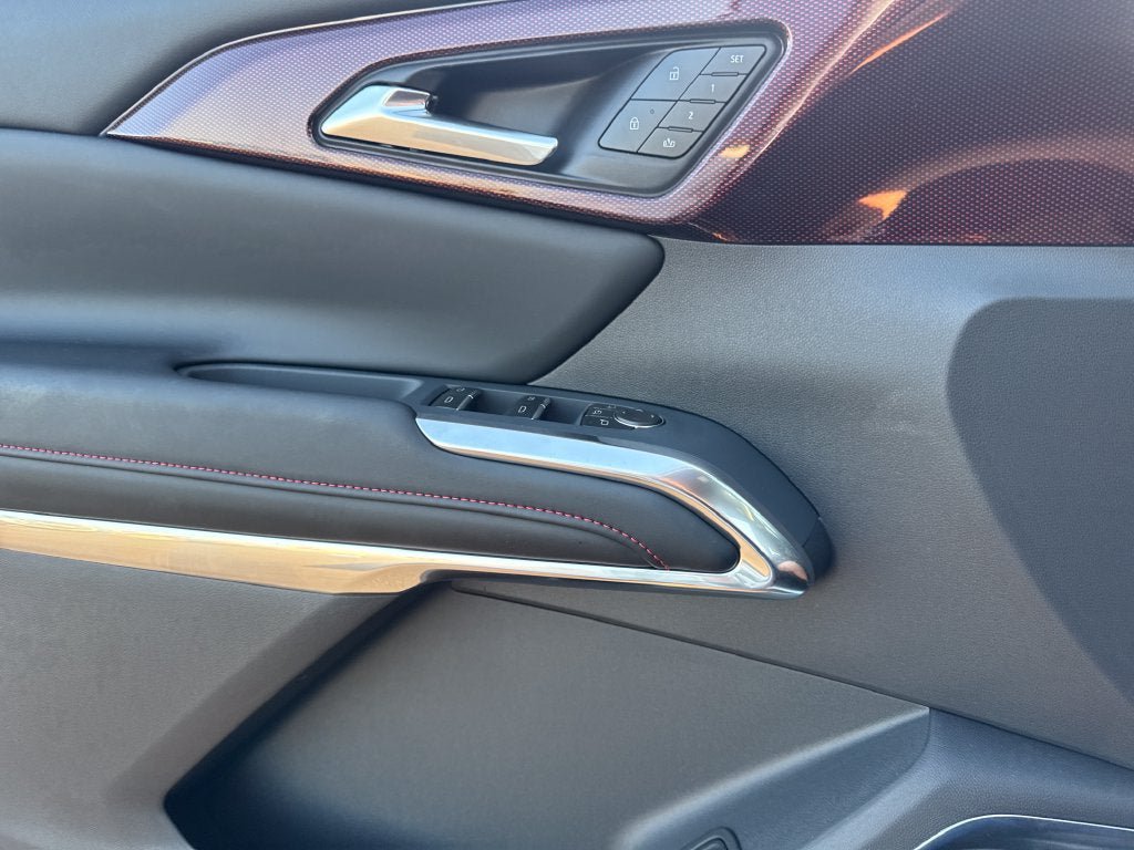Used 2027 Chevrolet Traverse RS w/ LPO, Floor Liner Package FWD image 19