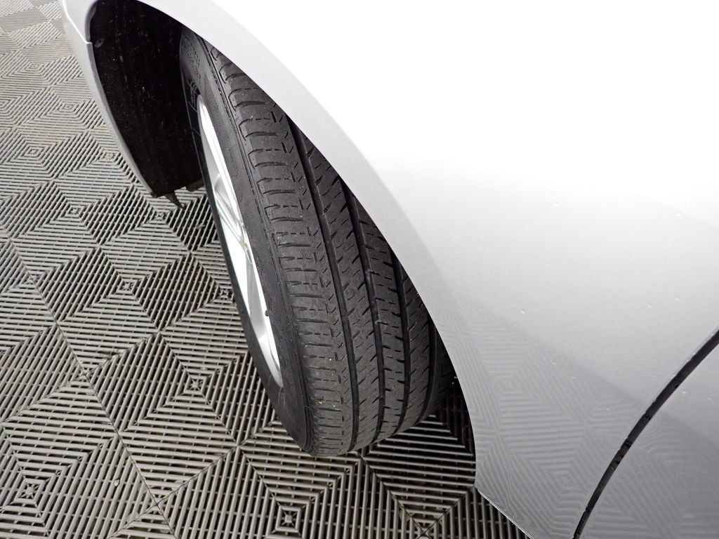 Used 2020 Chevrolet Malibu LS w/ Driver Confidence Package II image 34