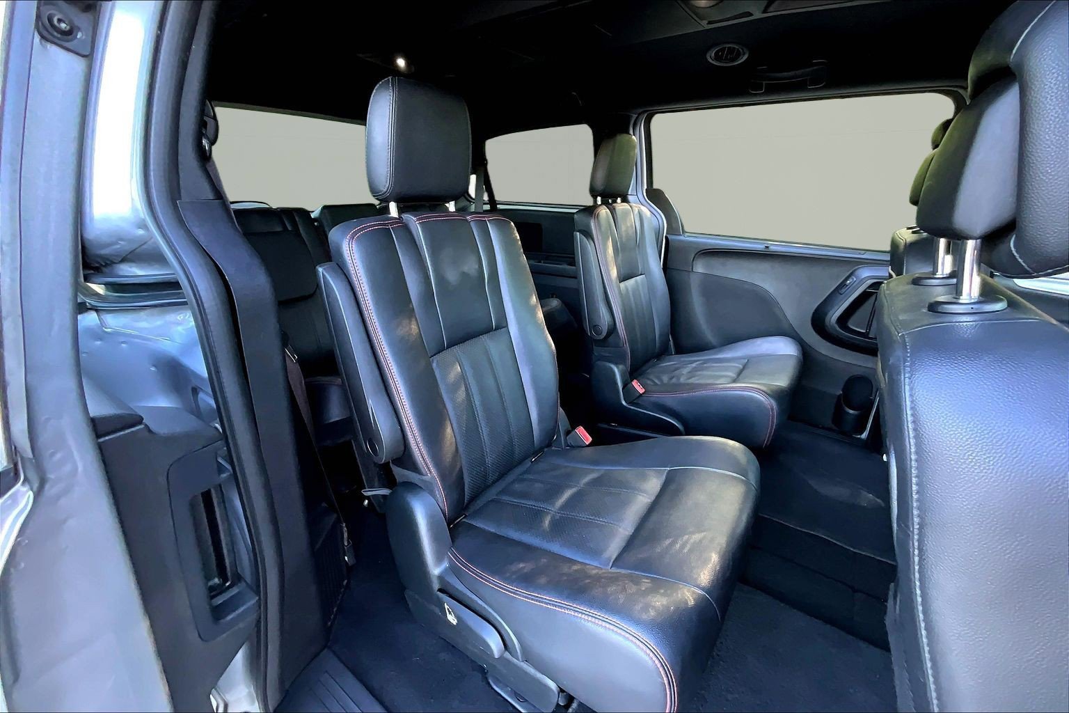 Used 2019 Dodge Grand Caravan GT image 23