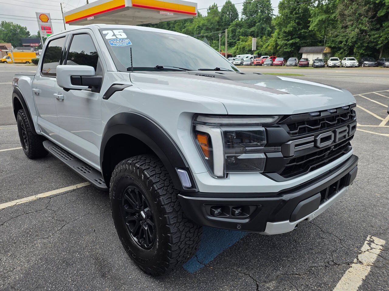 Used 2025 Ford F150 Raptor AWD/4WD image 9