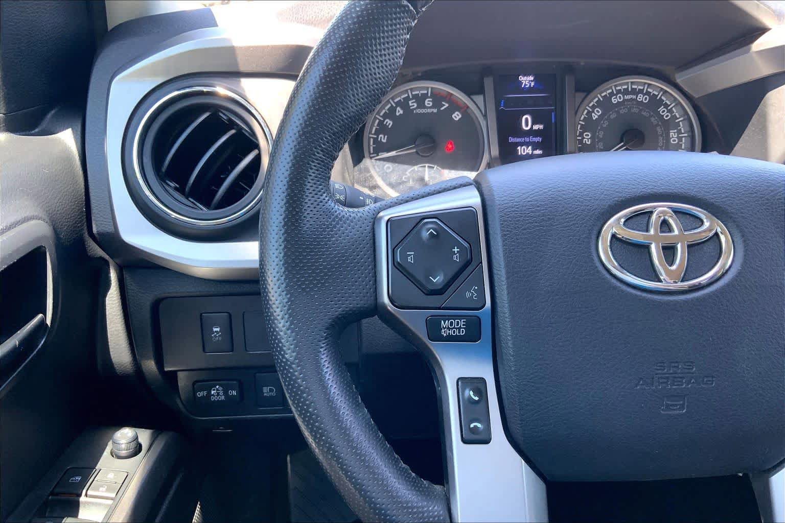 Used 2022 Toyota Tacoma SR5 RWD image 23