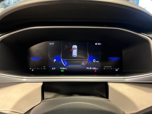 Certified 2025 Volkswagen Taos SE image 22