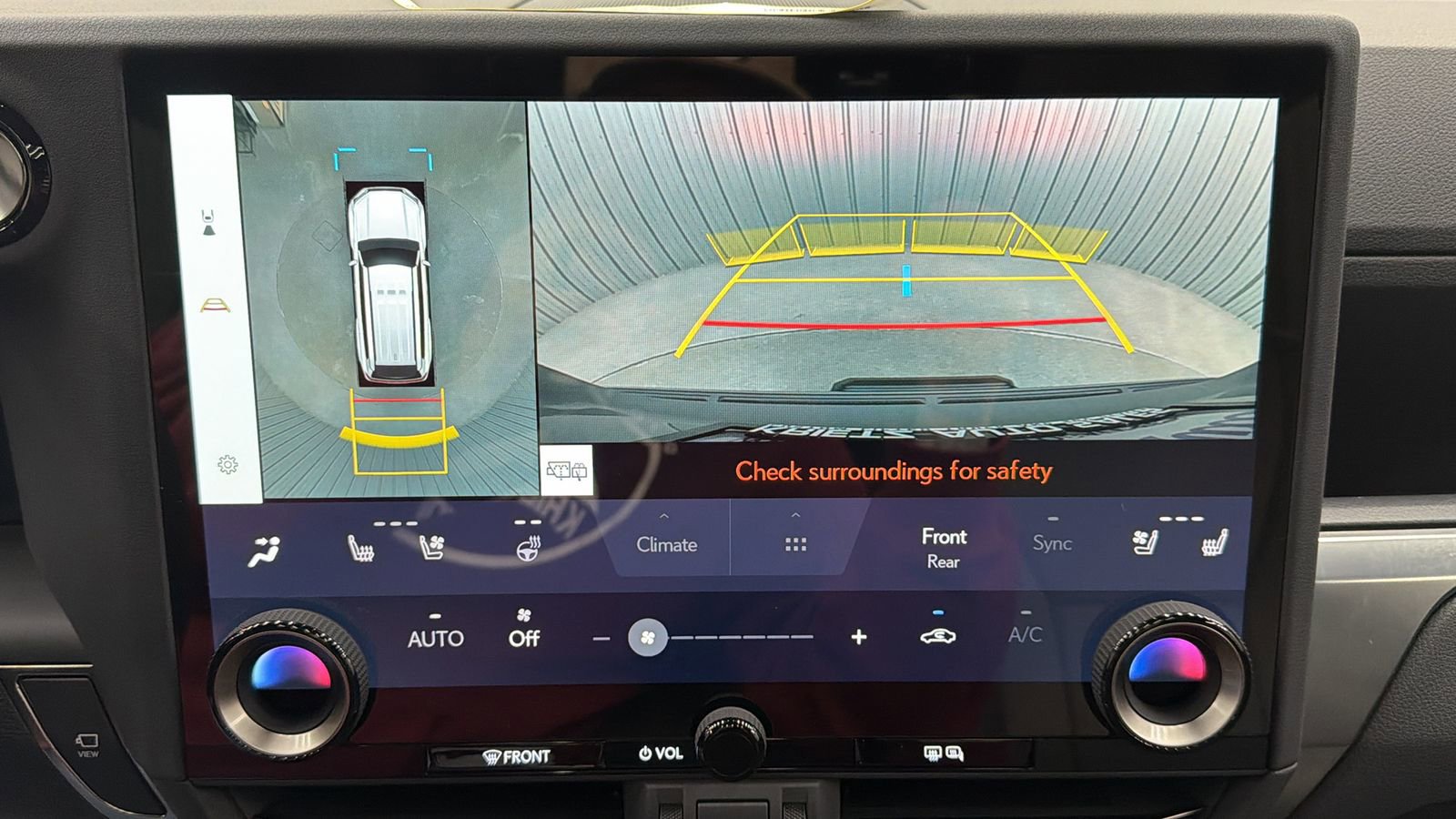 Used 2025 Lexus GX 550 w/ Accessory Package (2T) image 24