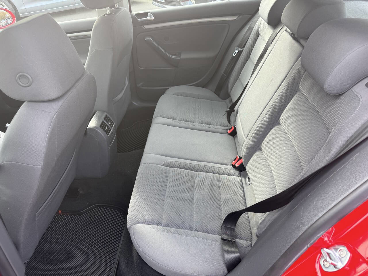 Used 2007 Volkswagen Rabbit 4-Door image 23