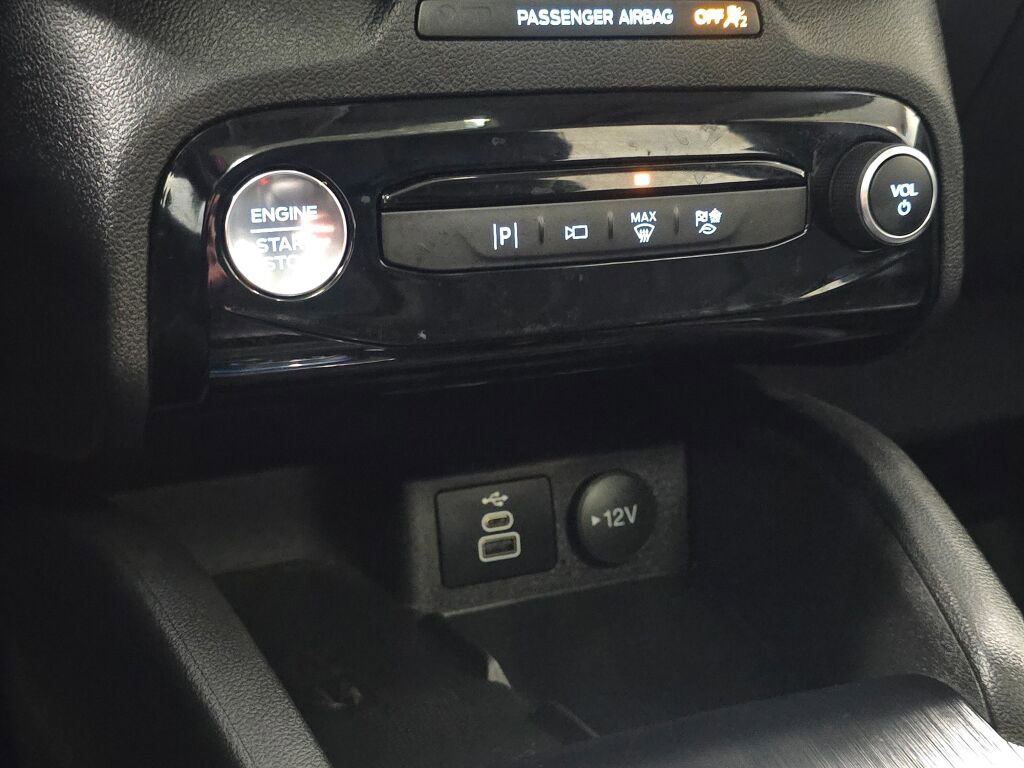 Used 2025 Ford Escape Platinum w/ Premium Technology Package image 42