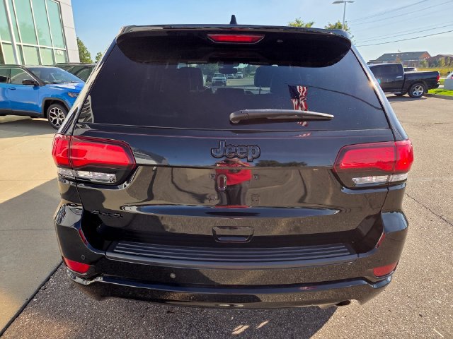 Used 2019 Jeep Grand Cherokee Altitude AWD/4WD image 6