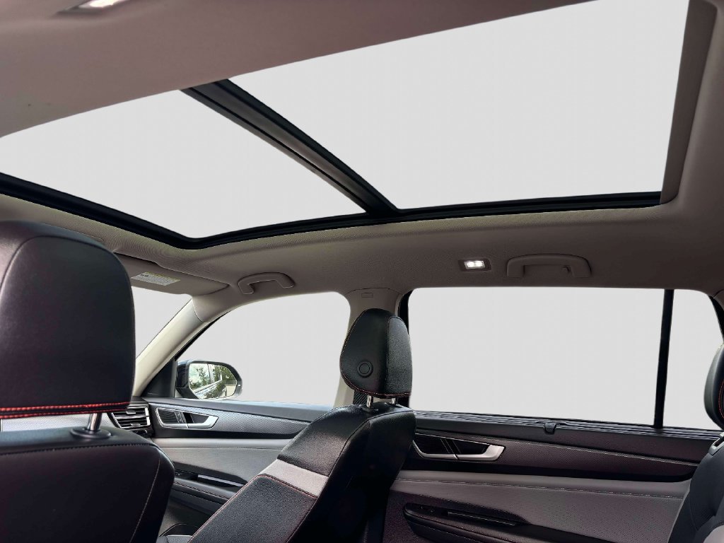 Certified 2024 Volkswagen Atlas Peak Edition SE AWD/4WD image 14