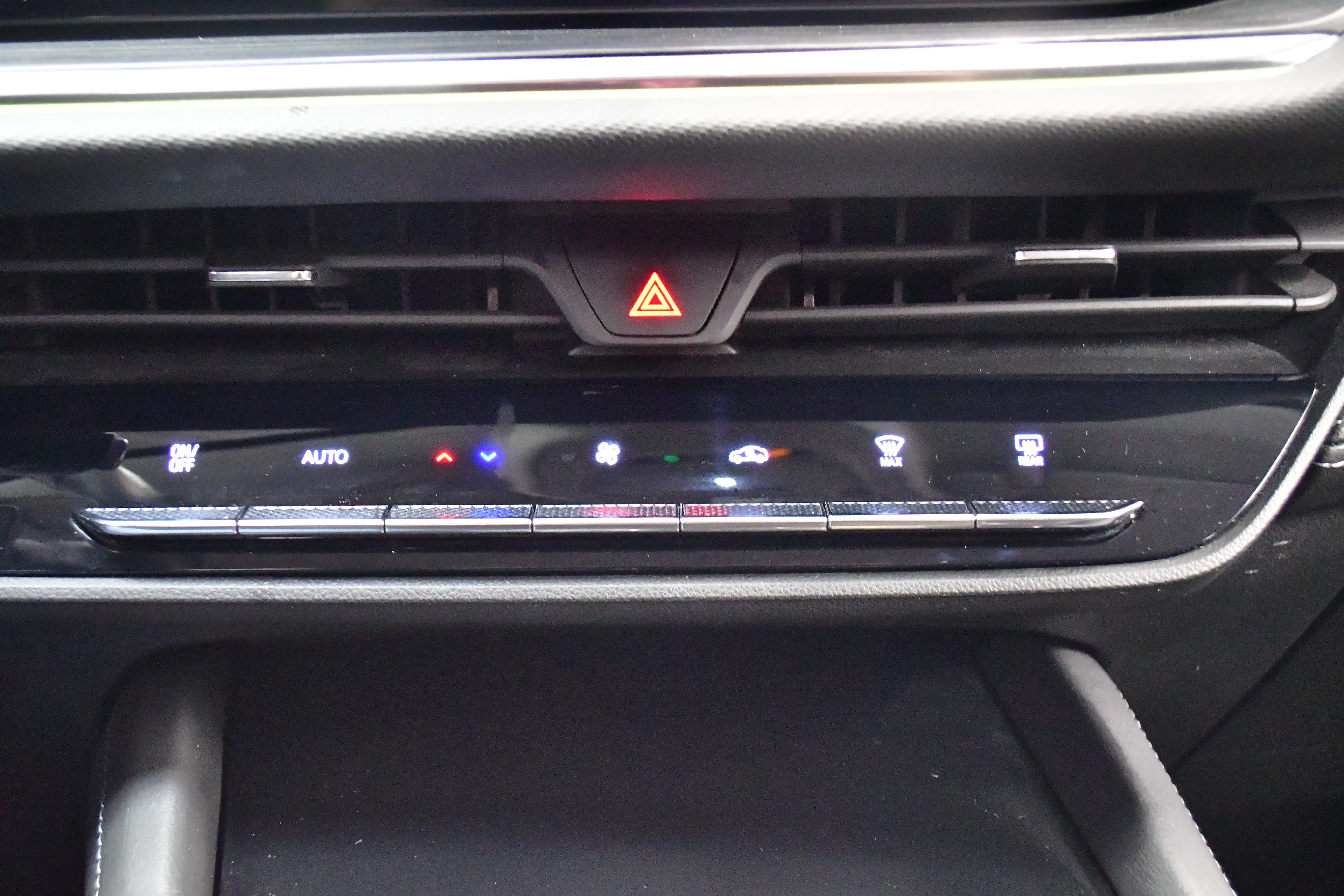 Used 2025 Buick Envision Preferred image 29