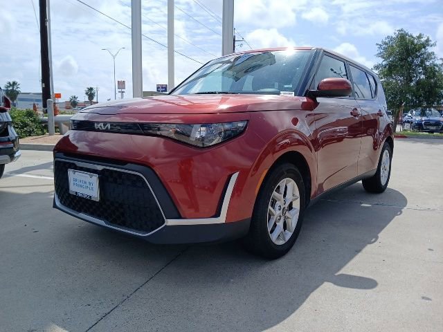 Used 2024 Kia Soul LX w/ Option Group 015 FWD image 3