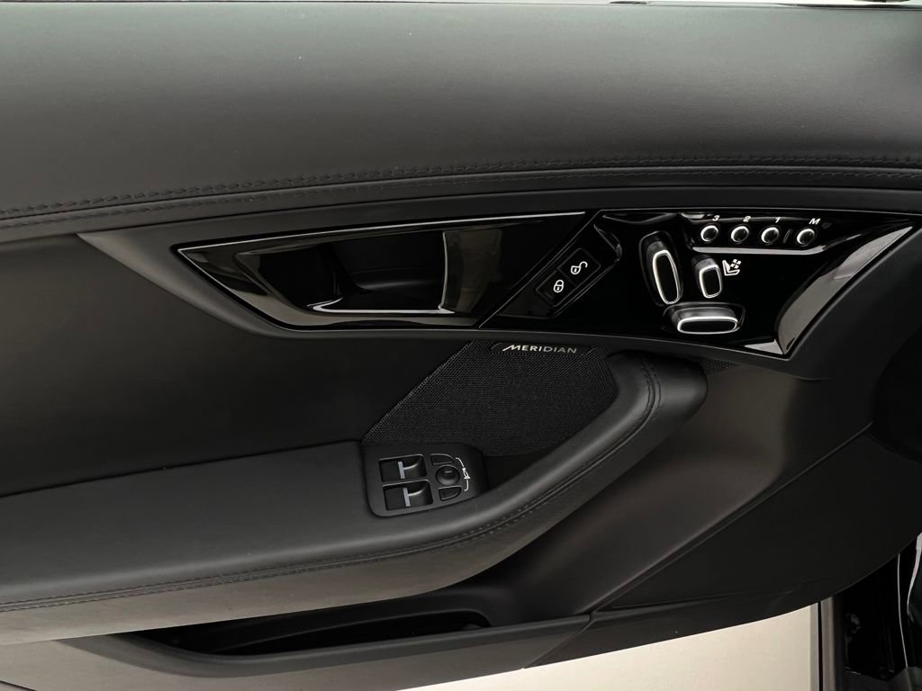 Used 2020 Jaguar F-TYPE R-Dynamic image 23