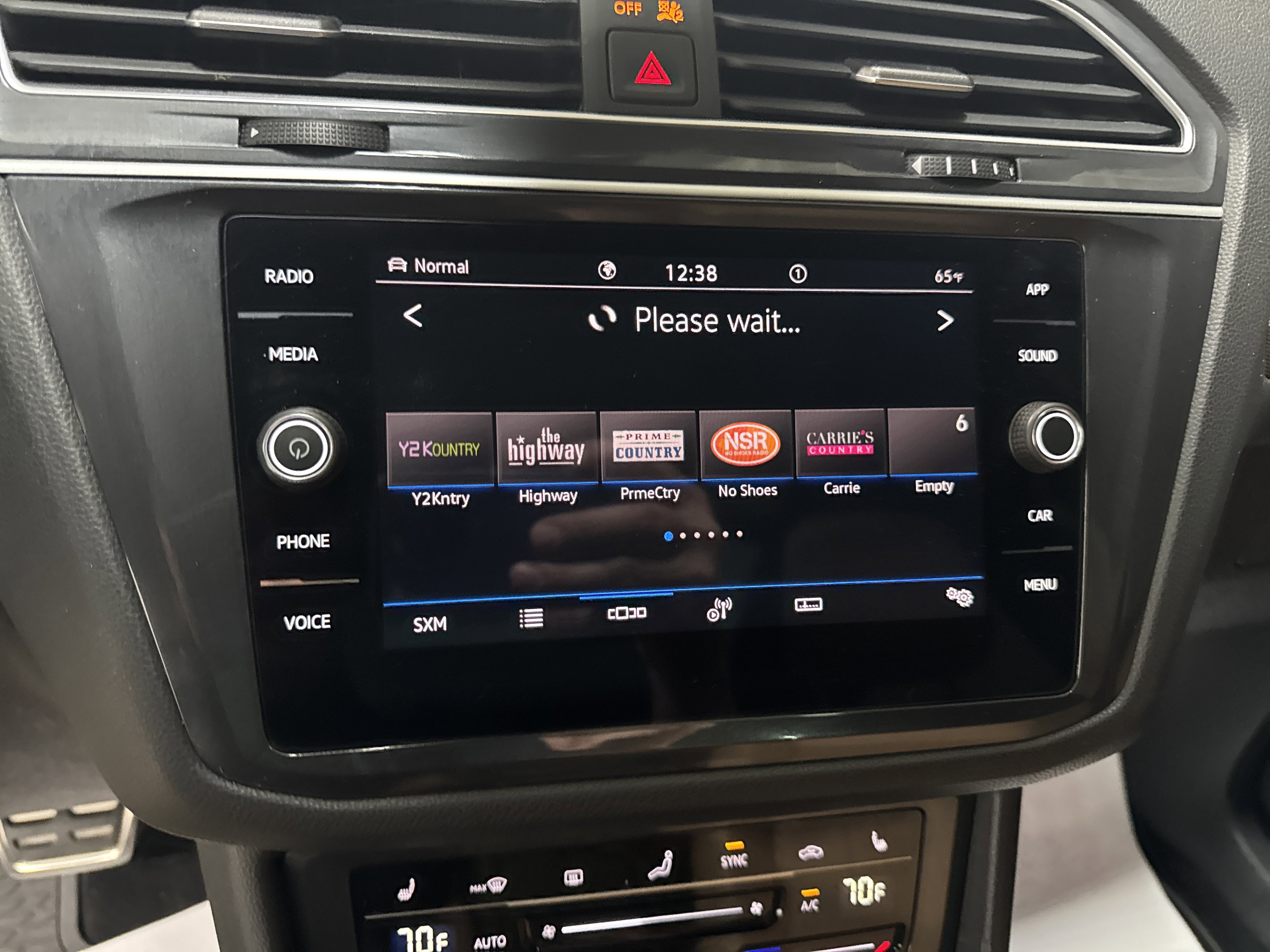 Certified 2024 Volkswagen Tiguan SE R-Line AWD/4WD image 24