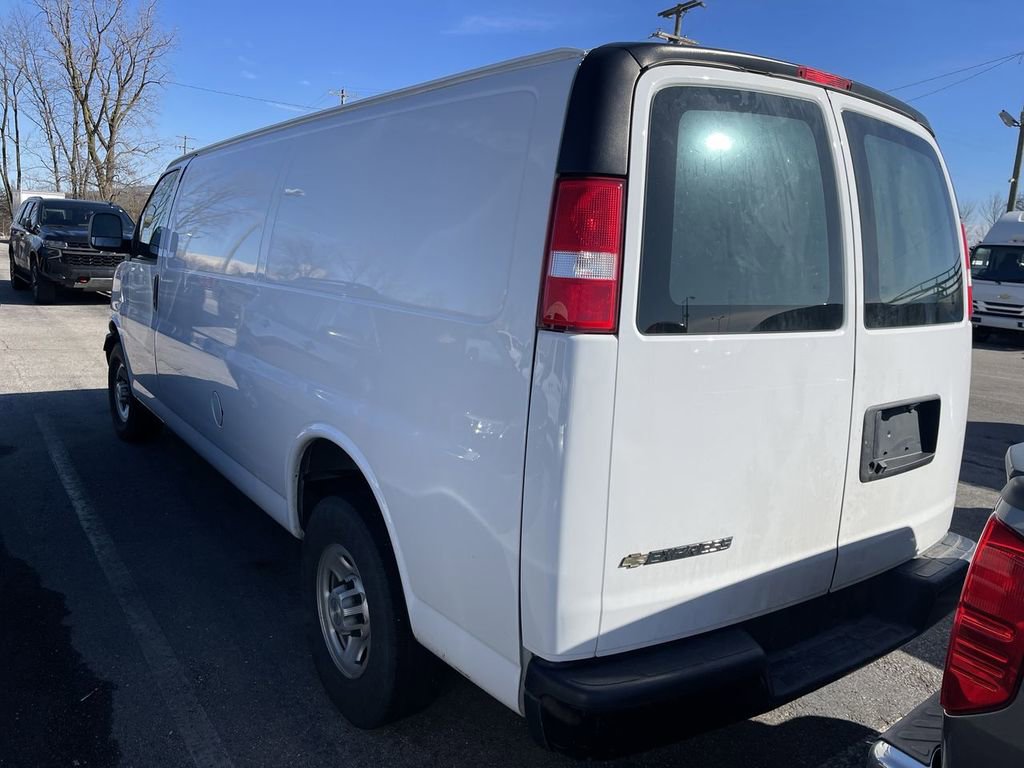 Used 2022 Chevrolet Express 2500 Extended w/ Driver Convenience Package image 5