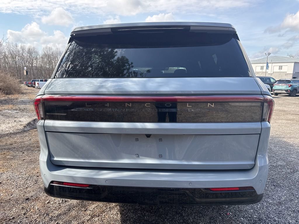 New 2026 Lincoln Navigator L Reserve w/ Jet Appearance Package image 8