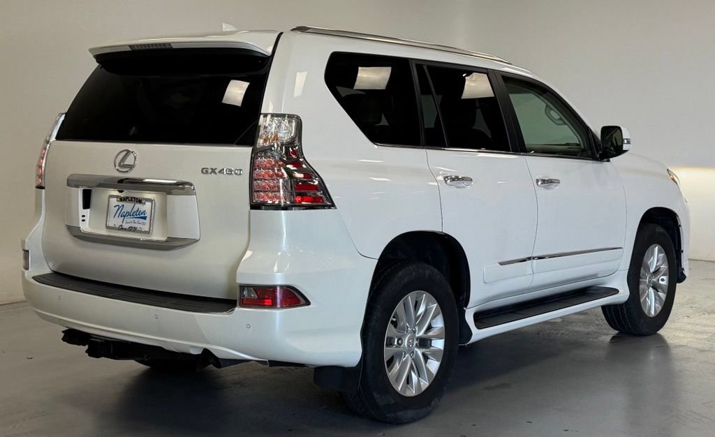 Used 2017 Lexus GX 460 AWD/4WD image 3