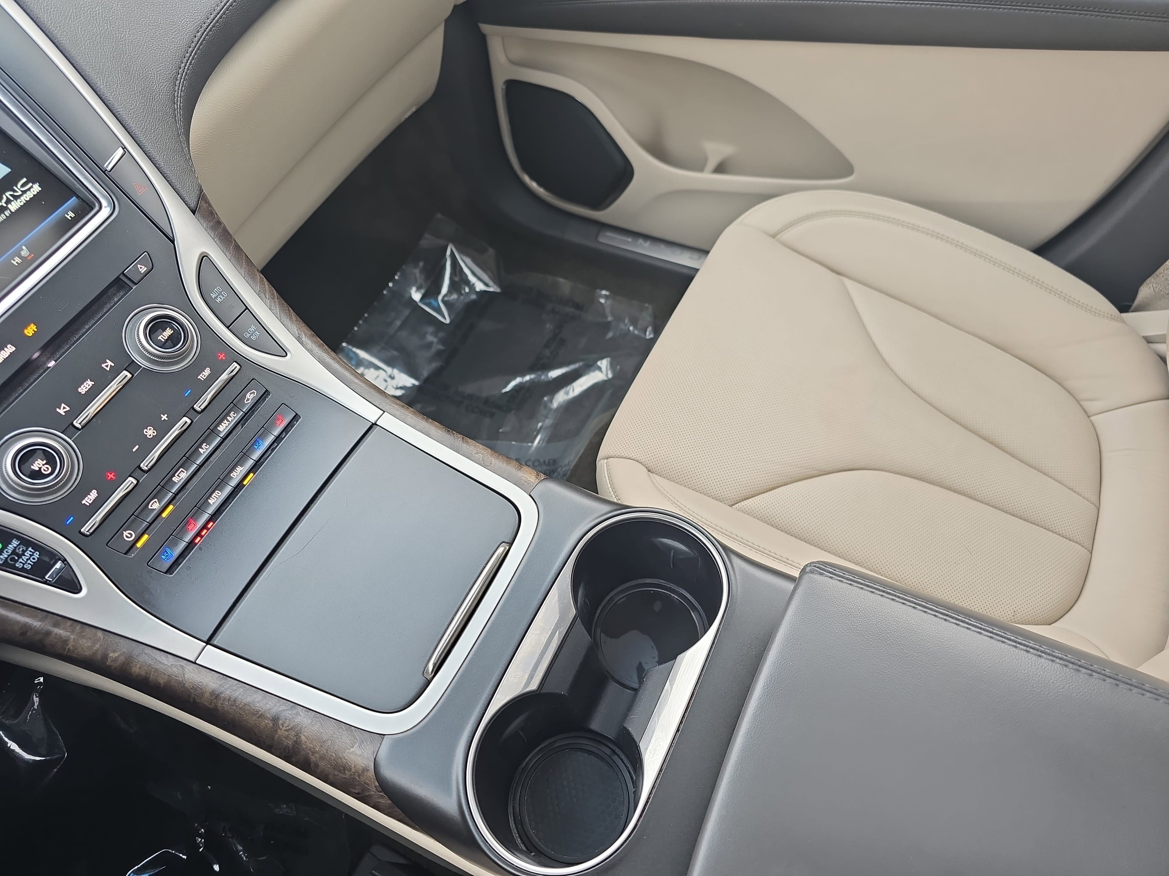 Used 2016 Lincoln MKX Reserve w/ Driver Assistance Package image 23