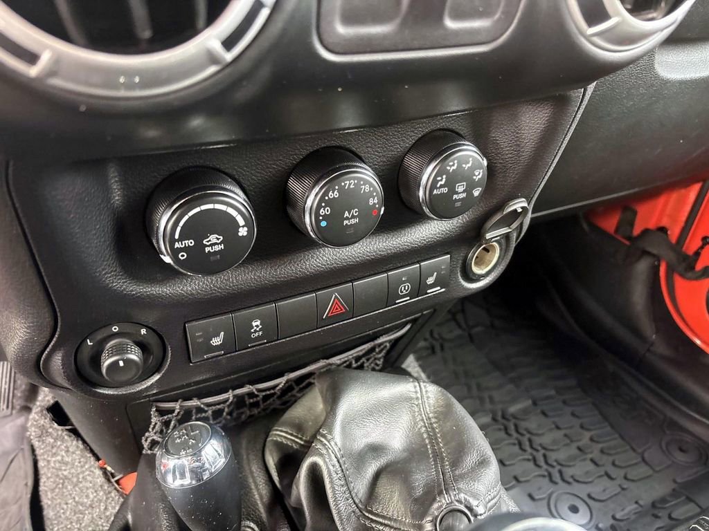 Used 2015 Jeep Wrangler Rubicon image 20