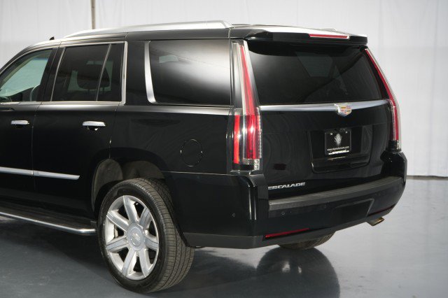 Used 2020 Cadillac Escalade Luxury image 25