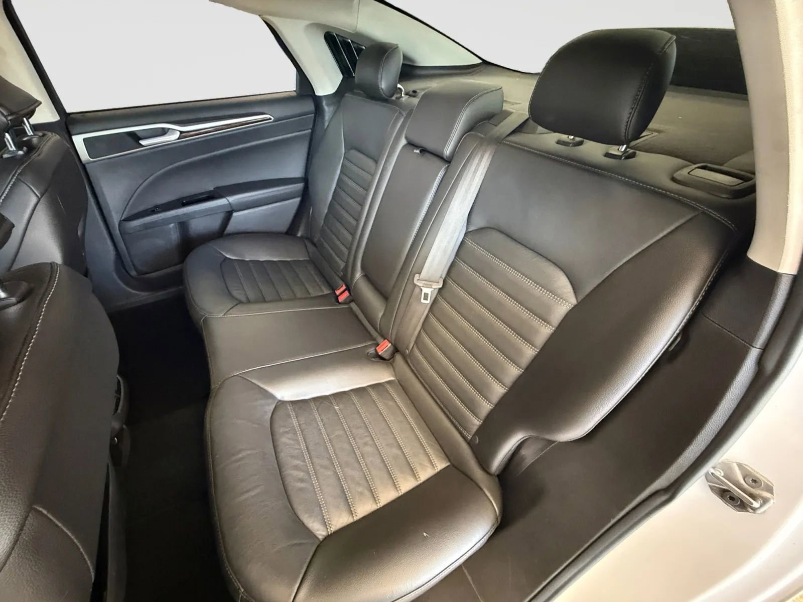 Used 2016 Ford Fusion SE w/ Equipment Group 202A image 48