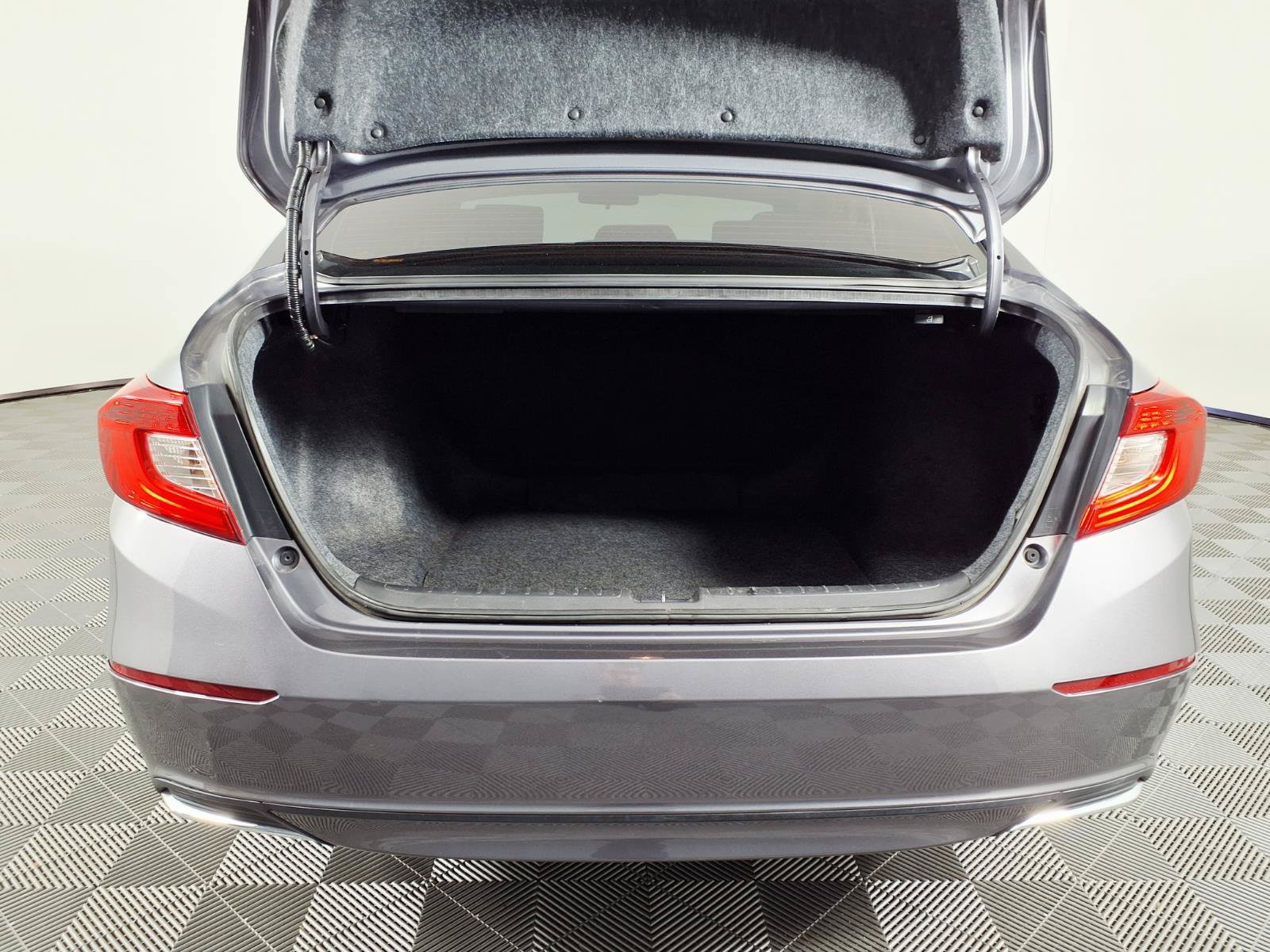 Used 2021 Honda Accord LX image 8