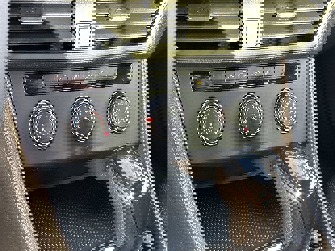 Certified 2023 Volkswagen Jetta Sport image 24