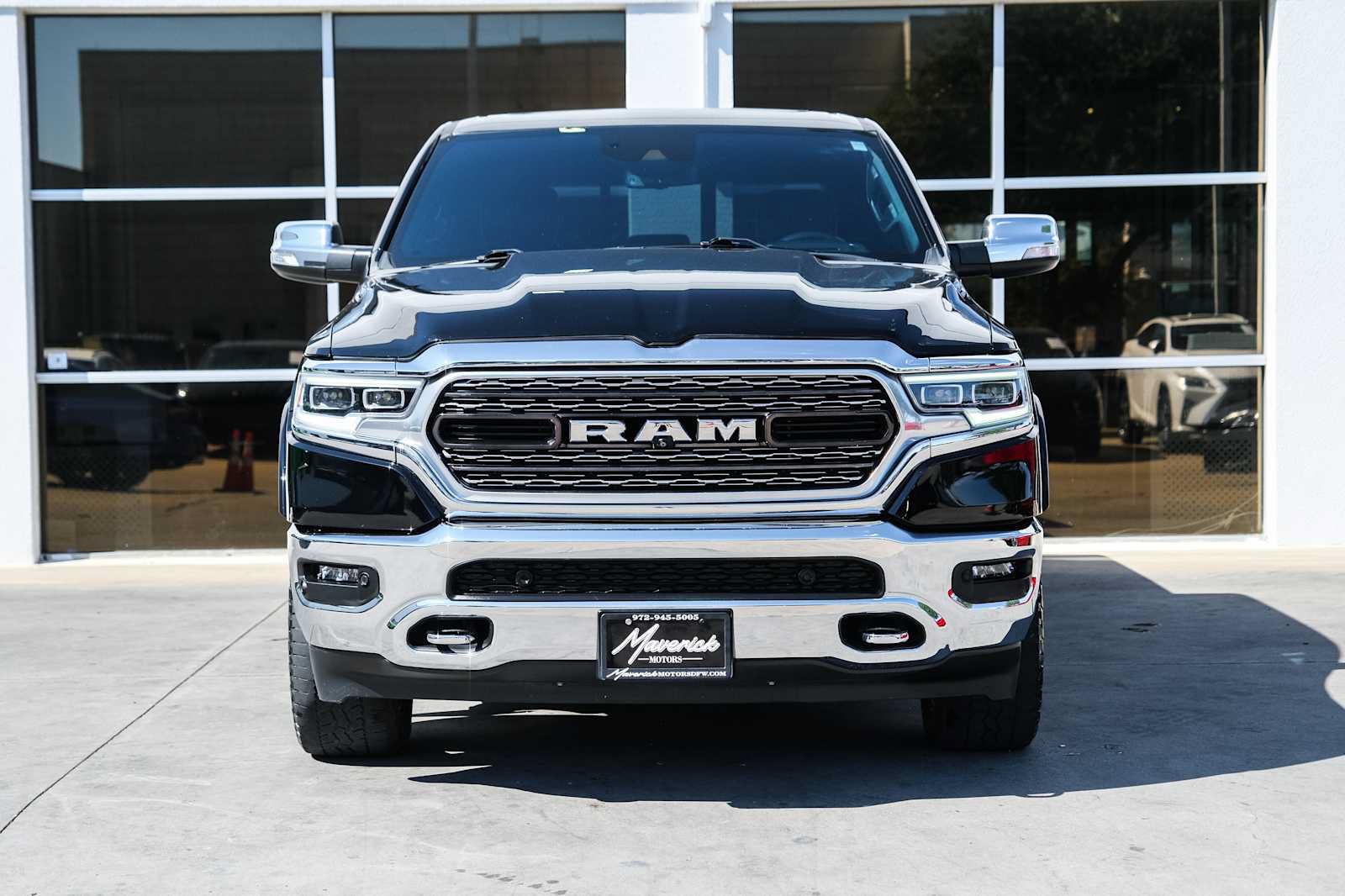 Used 2022 RAM 1500 Limited AWD/4WD image 2