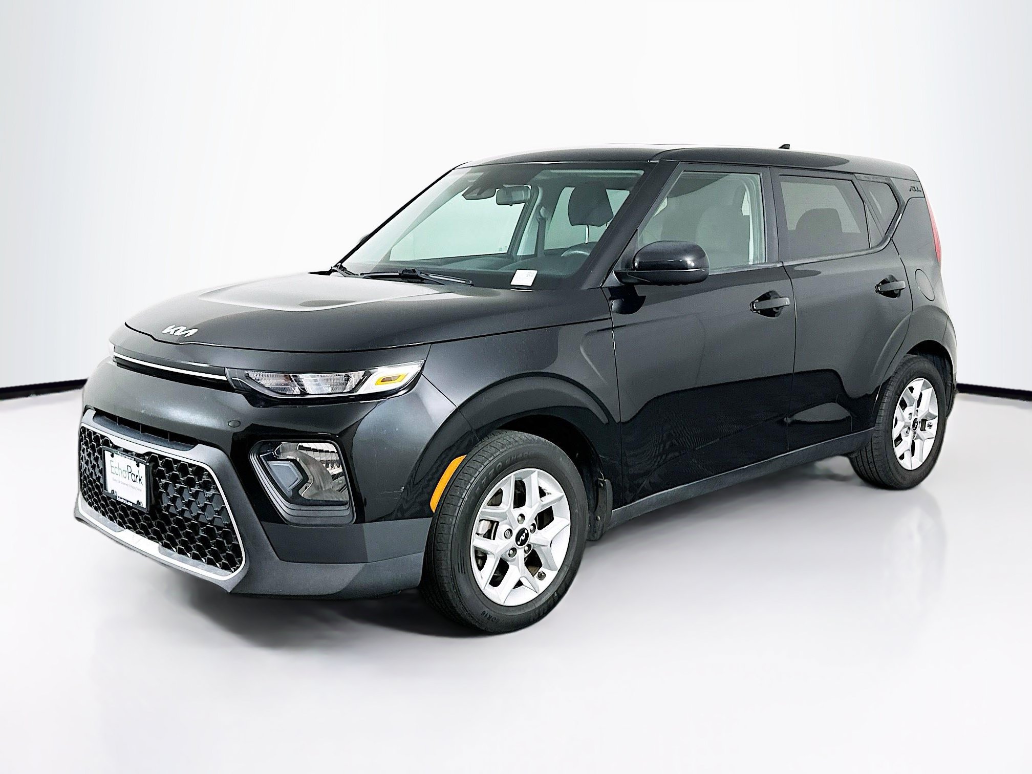 Used 2022 Kia Soul LX w/ Technology Package FWD image 3