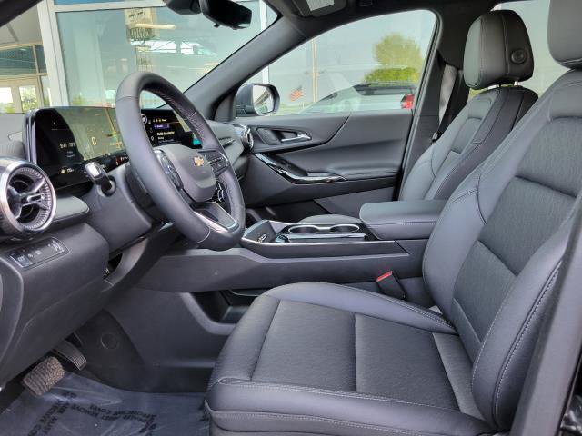 Used 2025 Chevrolet Equinox LT w/ Convenience Package II FWD image 12