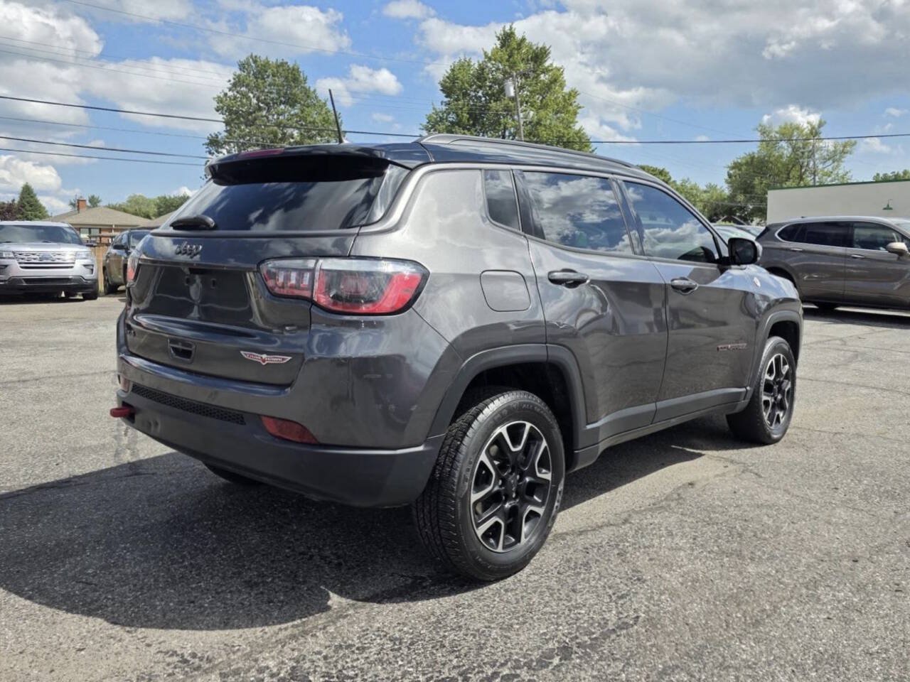 Used 2019 Jeep Compass Trailhawk w/ Leather Interior Group AWD/4WD image 11