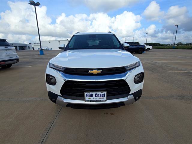 Used 2023 Chevrolet TrailBlazer LT FWD image 2