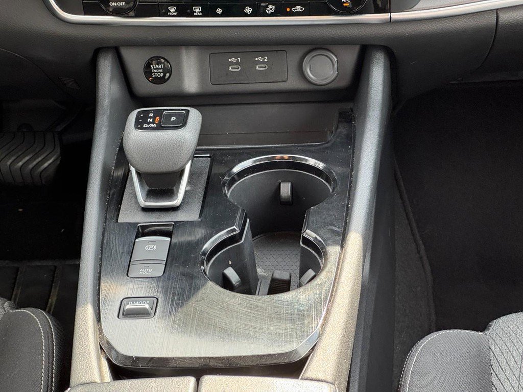 Used 2025 Nissan Rogue SV FWD image 14