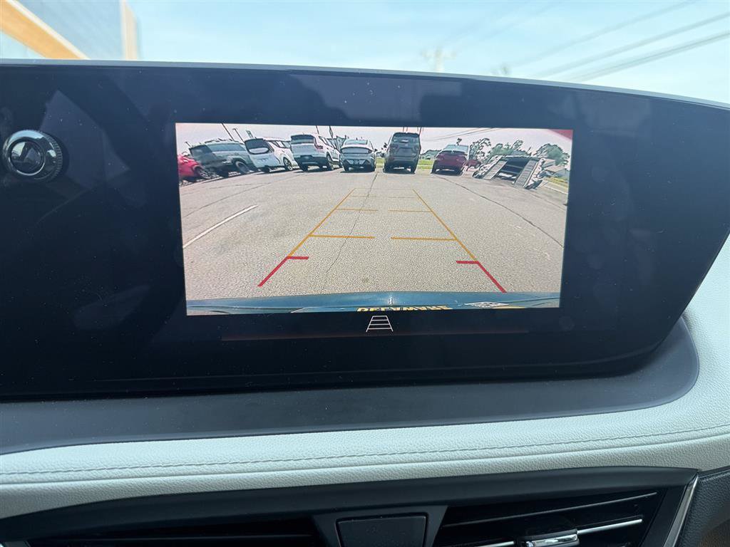 Used 2024 Buick Encore GX Sport Touring w/ Comfort Package FWD image 4