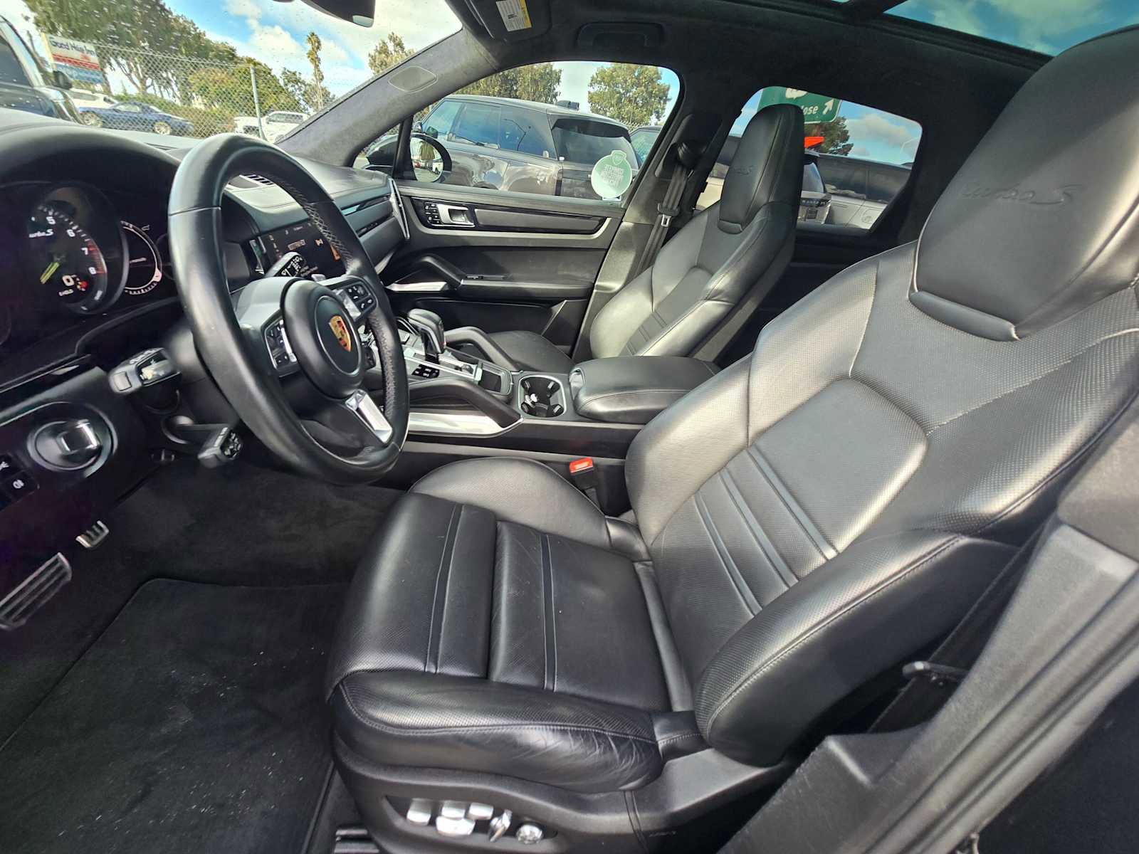 Used 2021 Porsche Cayenne Turbo S image 24