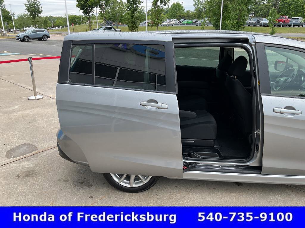 Used 2013 MAZDA MAZDA5 Touring FWD image 17
