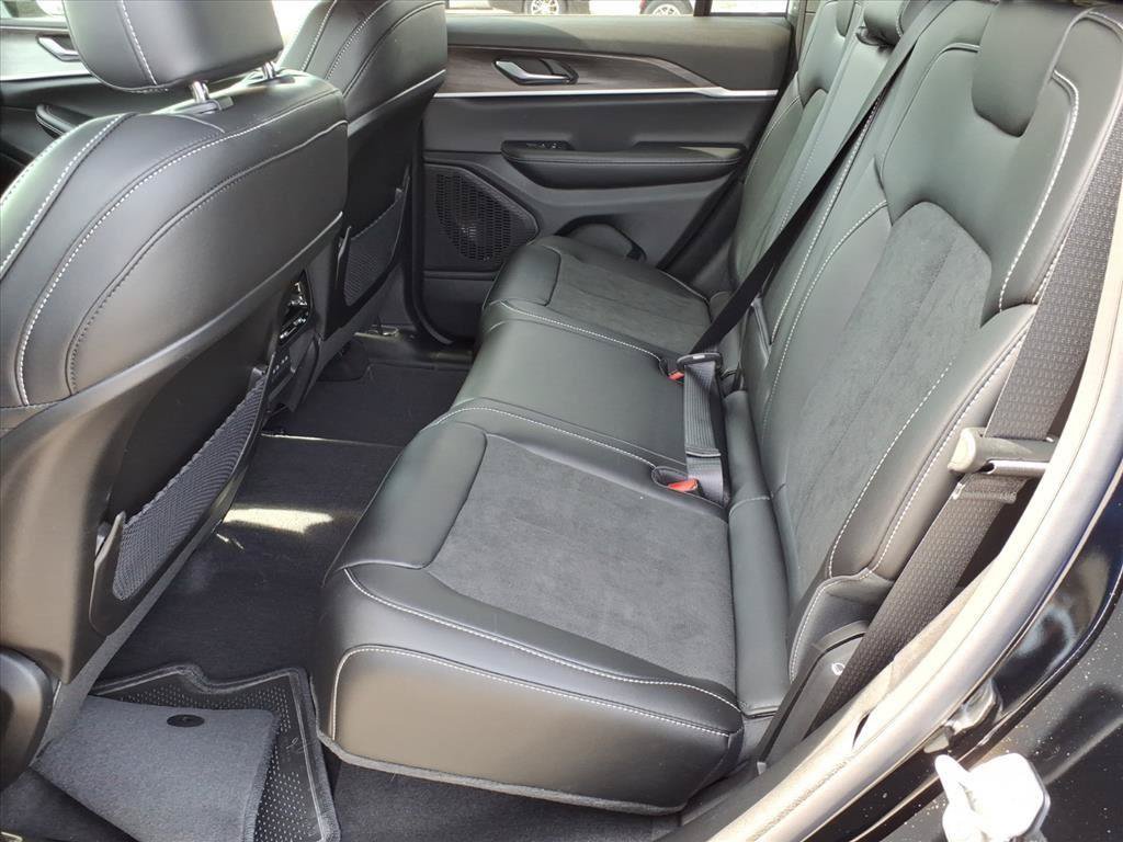 New 2026 Jeep Grand Cherokee Altitude AWD/4WD image 5