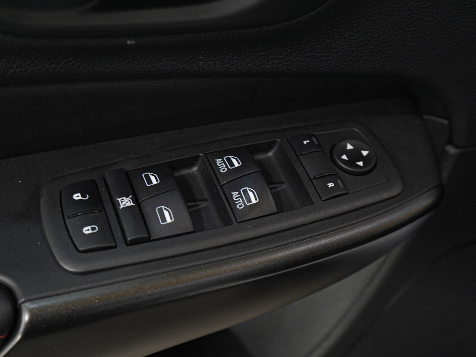 Used 2021 Jeep Cherokee Trailhawk image 22