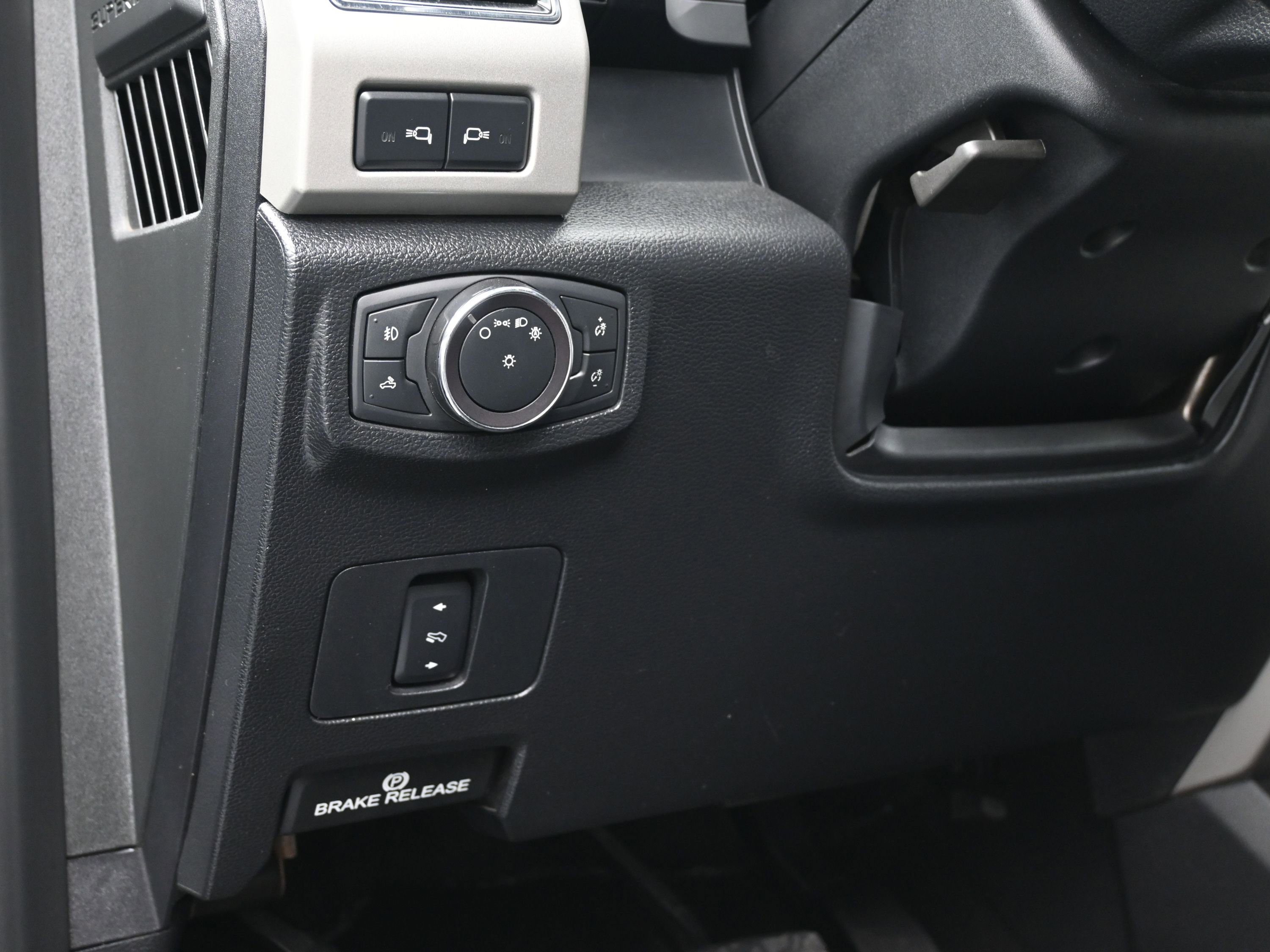 Used 2019 Ford F250 Lariat w/ Lariat Value Package image 23