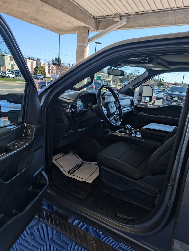 Used 2022 Ford F150 XLT w/ Equipment Group 302A High image 13