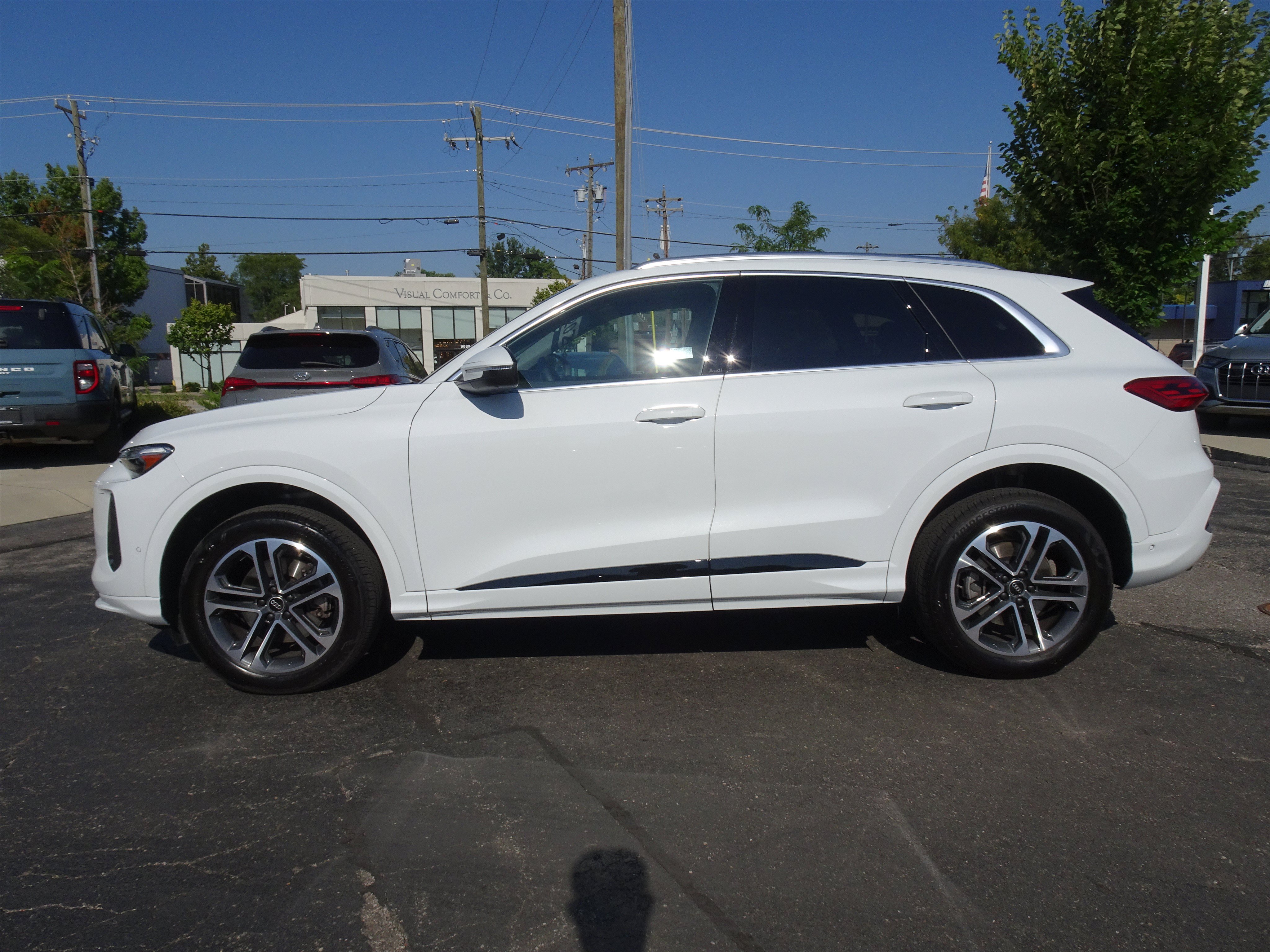 Certified 2025 Audi Q5 Premium Plus w/ Premium Plus AWD/4WD image 2