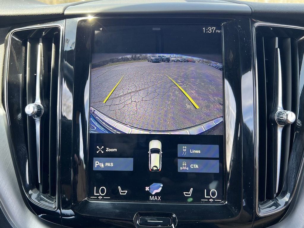 Used 2020 Volvo XC60 T5 Momentum w/ Protection Package Premier image 19