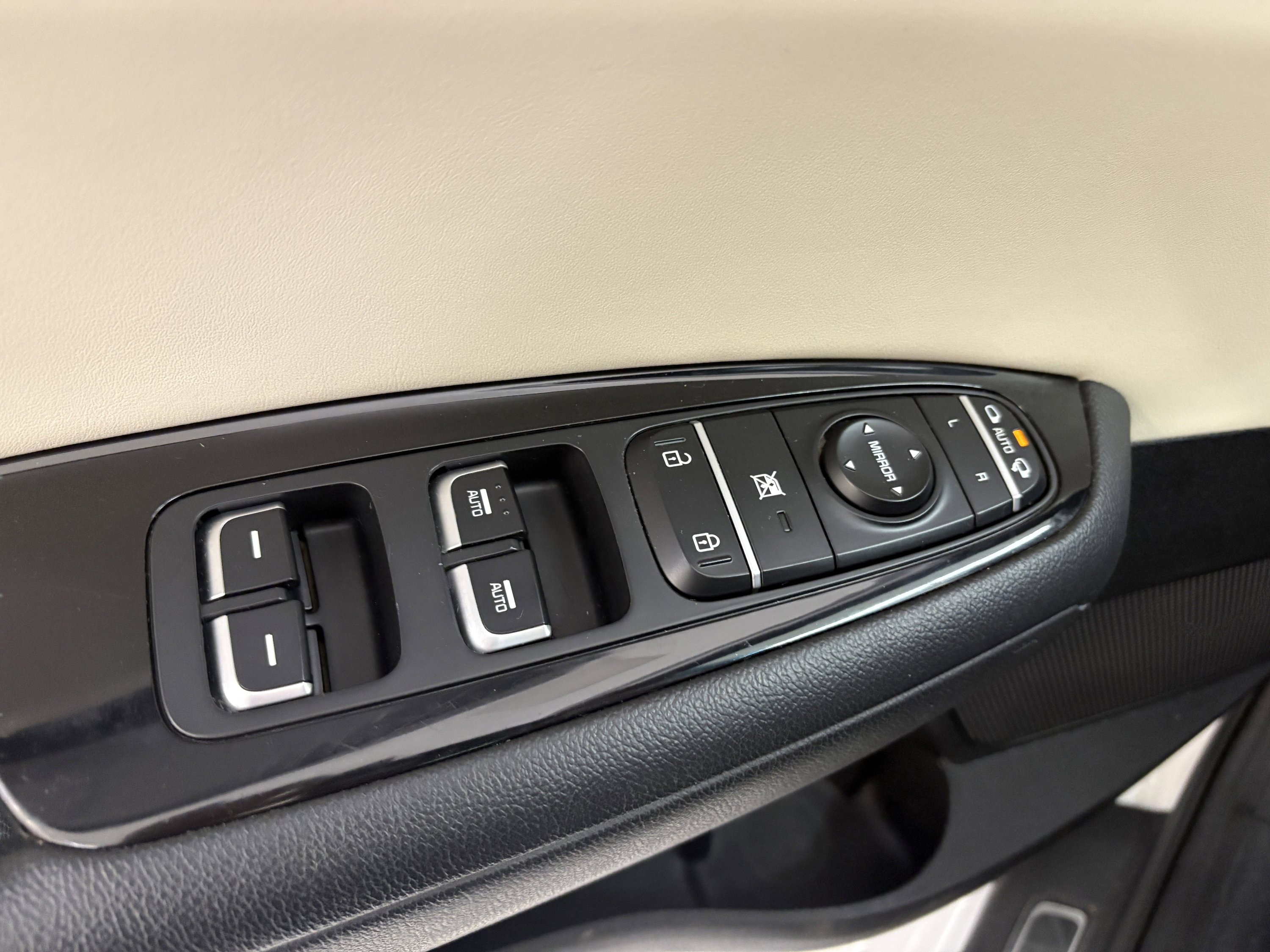 Used 2017 Kia Optima SX FWD image 25