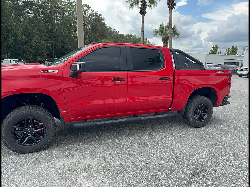 Used 2021 Chevrolet Silverado 1500 LT Trail Boss w/ Convenience Package II AWD/4WD image 3