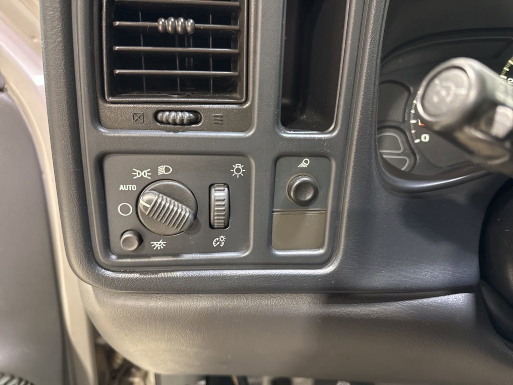 Used 2006 Chevrolet Silverado 1500 W/T image 11
