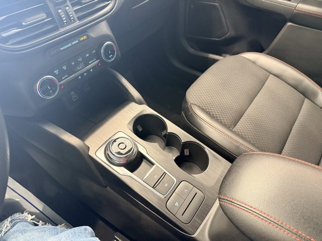 Used 2024 Ford Escape ST-Line image 25