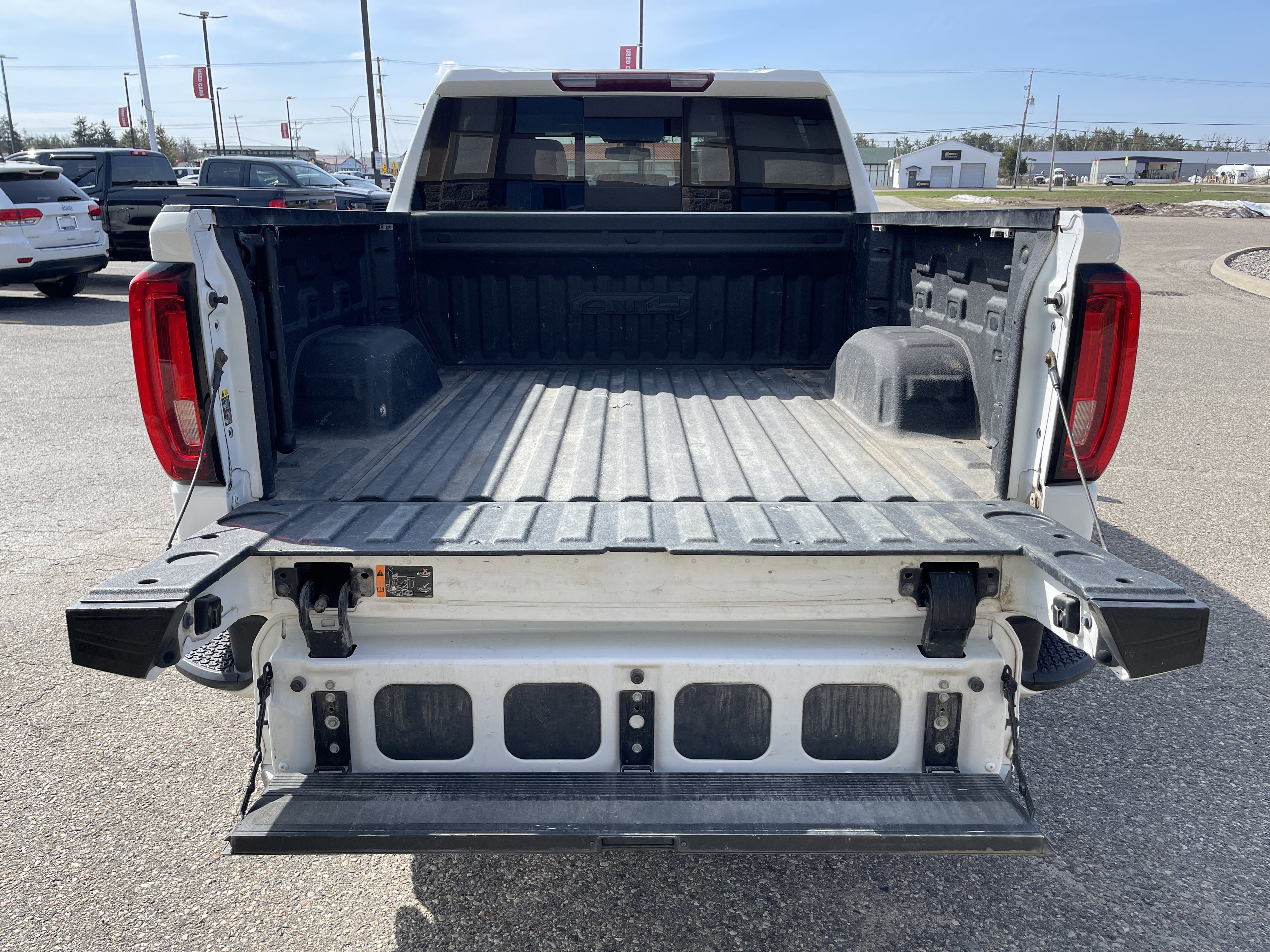 Used 2019 GMC Sierra 1500 AT4 w/ AT4 Premium Package AWD/4WD image 11