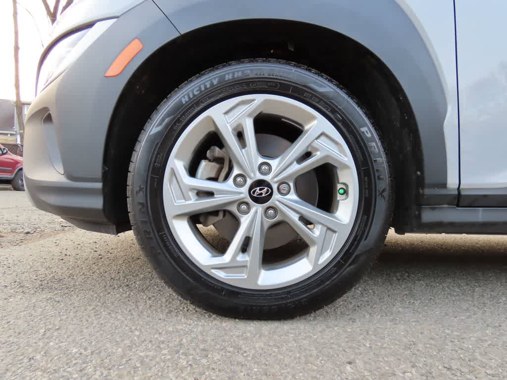 Used 2023 Hyundai Kona SEL AWD/4WD image 9