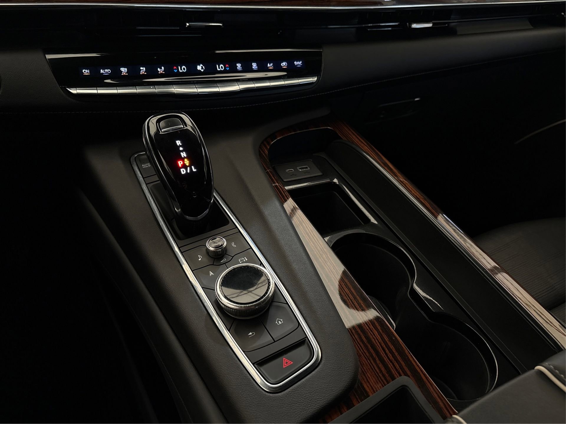 Used 2022 Cadillac Escalade Premium Luxury image 30