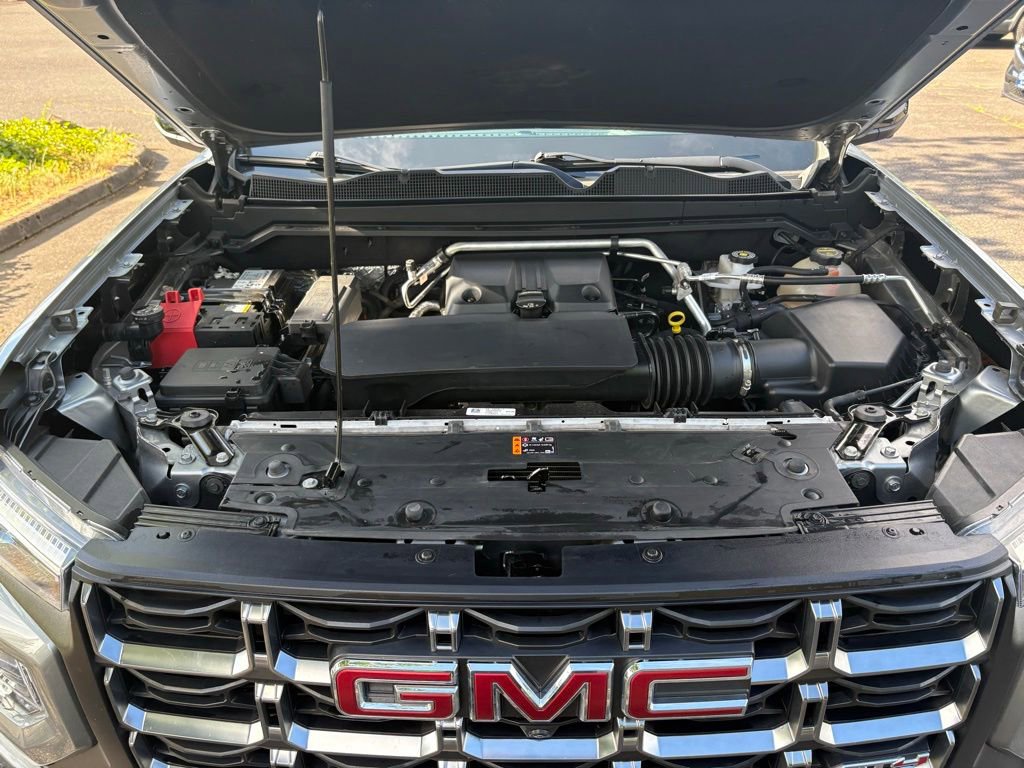 Used 2024 GMC Canyon AT4 w/ Technology Package AWD/4WD image 23